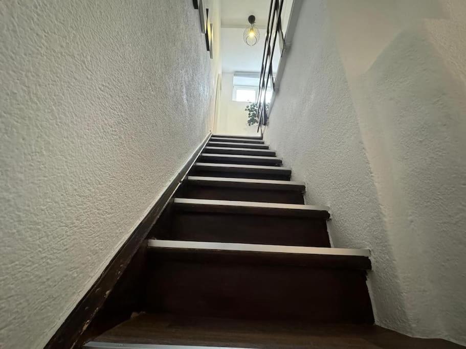 Townhouse Fuer 10 Personen Mit Garten 에즐링겐 외부 사진