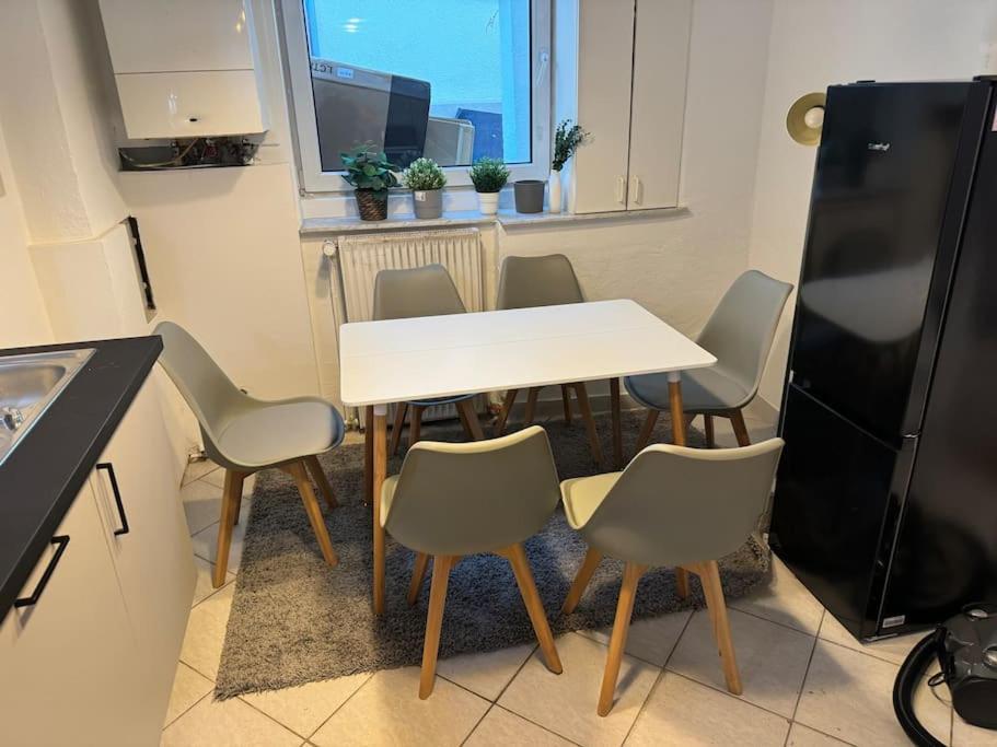 Townhouse Fuer 10 Personen Mit Garten 에즐링겐 외부 사진