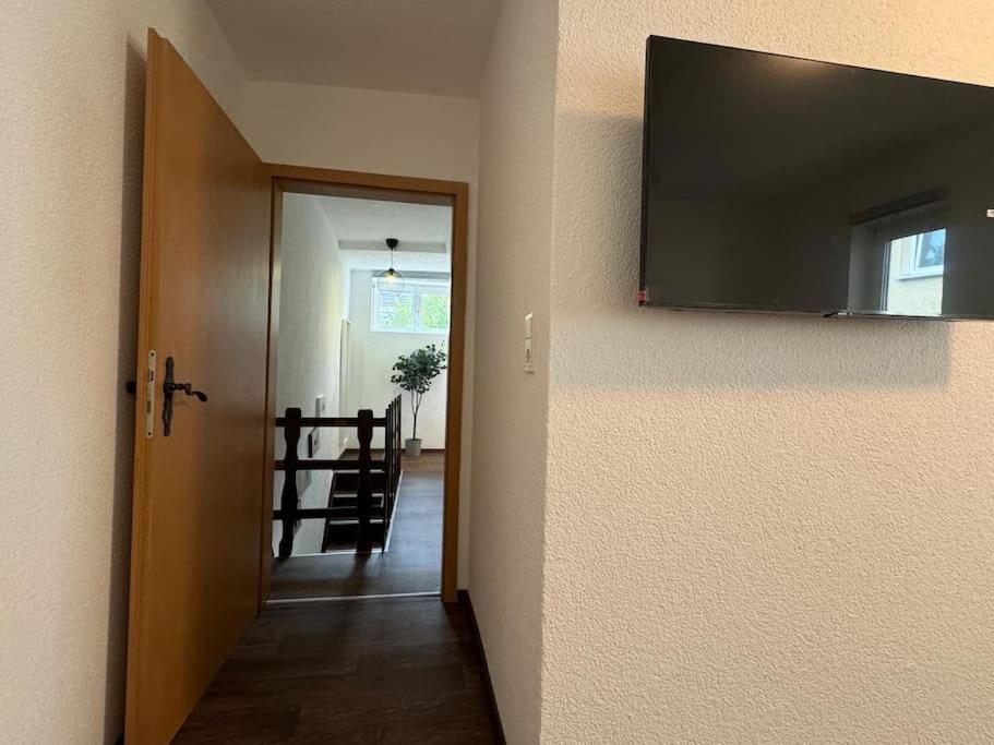 Townhouse Fuer 10 Personen Mit Garten 에즐링겐 외부 사진