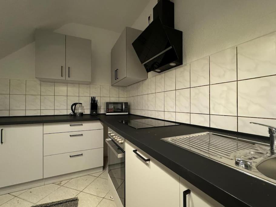 Townhouse Fuer 10 Personen Mit Garten 에즐링겐 외부 사진